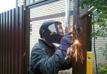 Сварка перегородок и заборов в Холмске в октябре